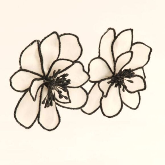 New ZARA Ecru & Black Floral Statement Earrings - Picture 5 of 11